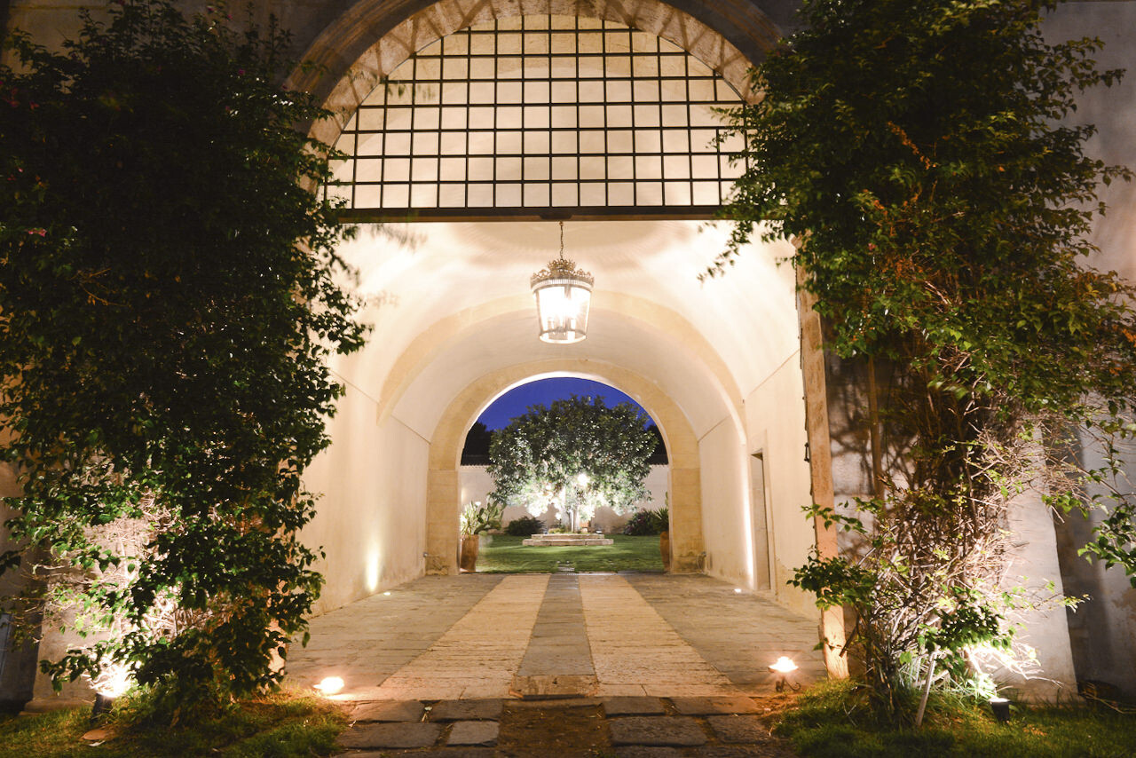 Access to the courtyard
