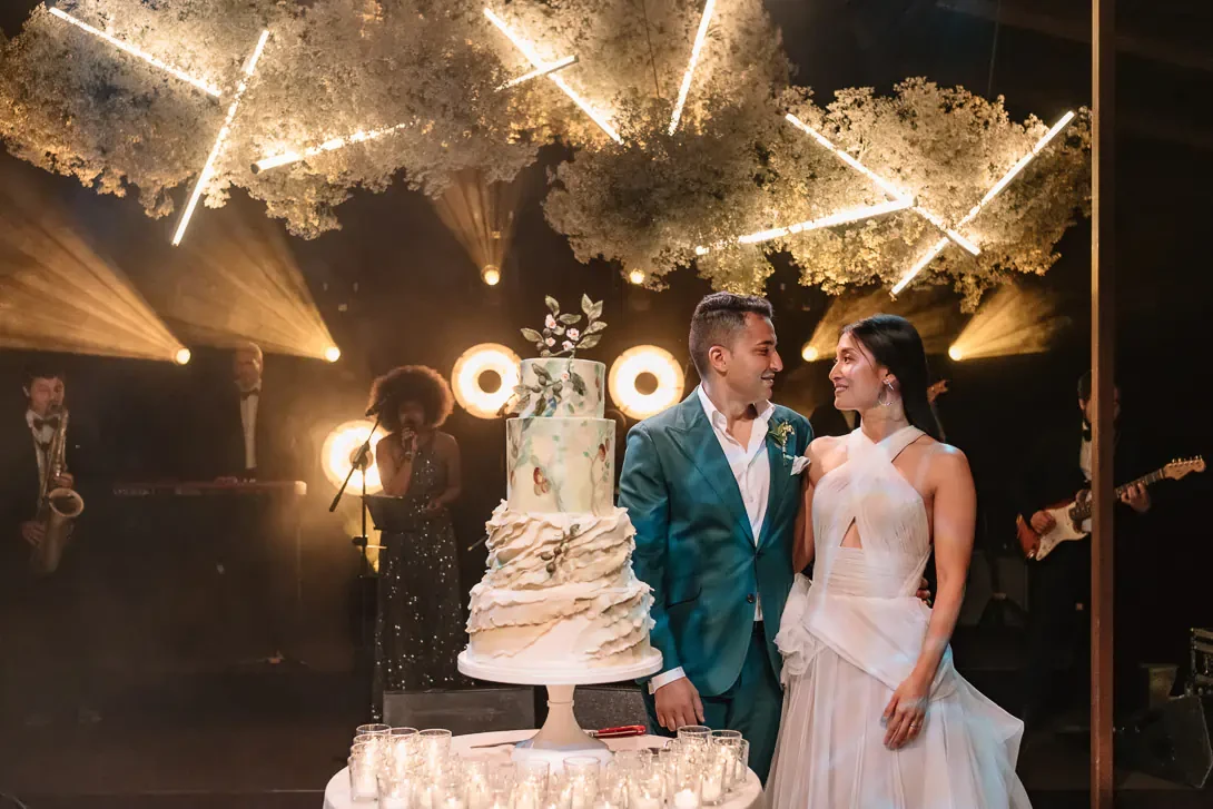 wedding cake moment