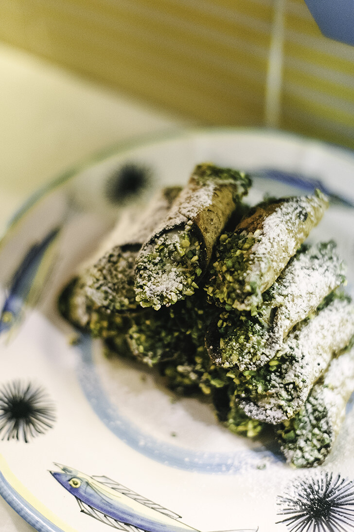 Italian cannoli