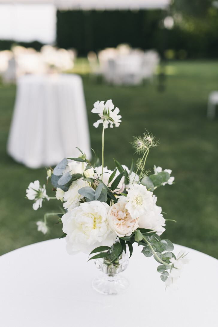 Flowers for wedding cocktail