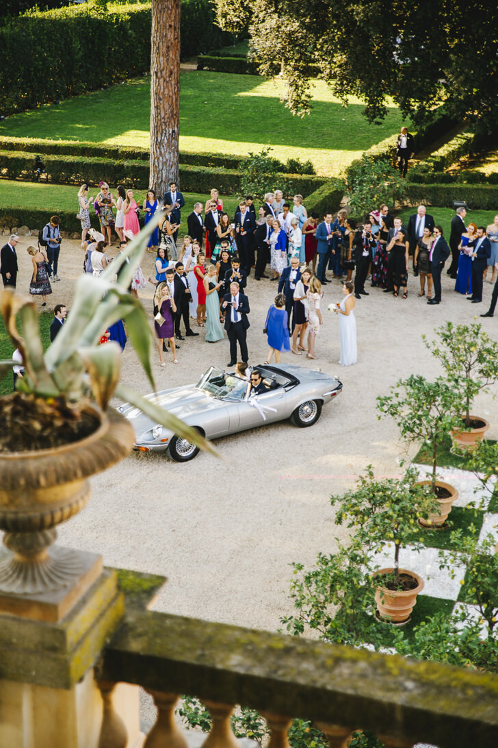 Arrival of the bride and groom at Villa Aurelia
