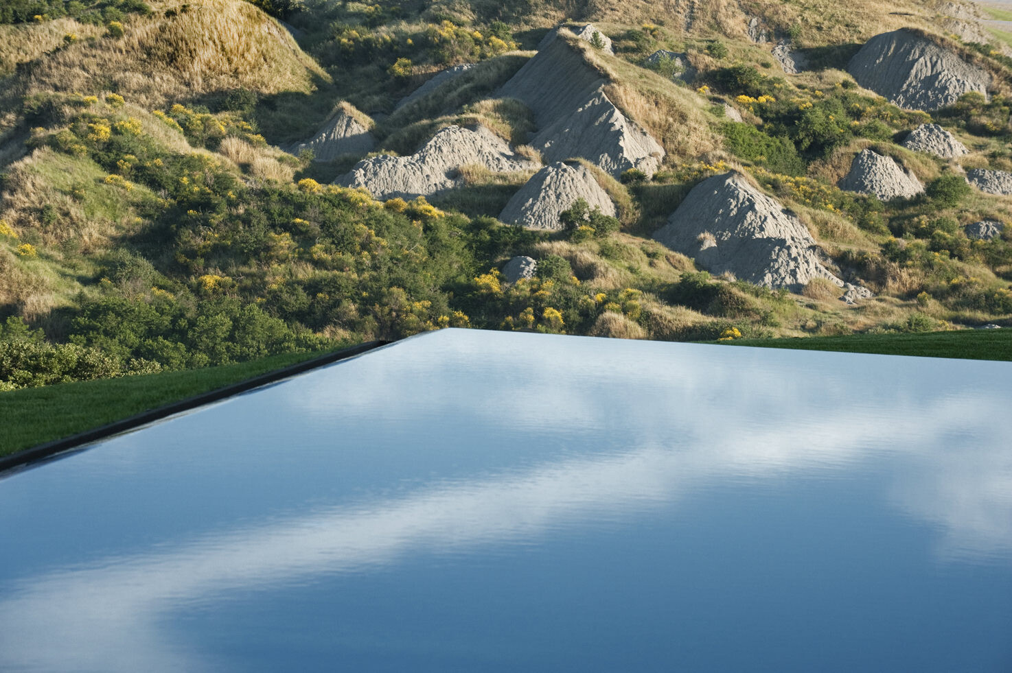 Infinity pool