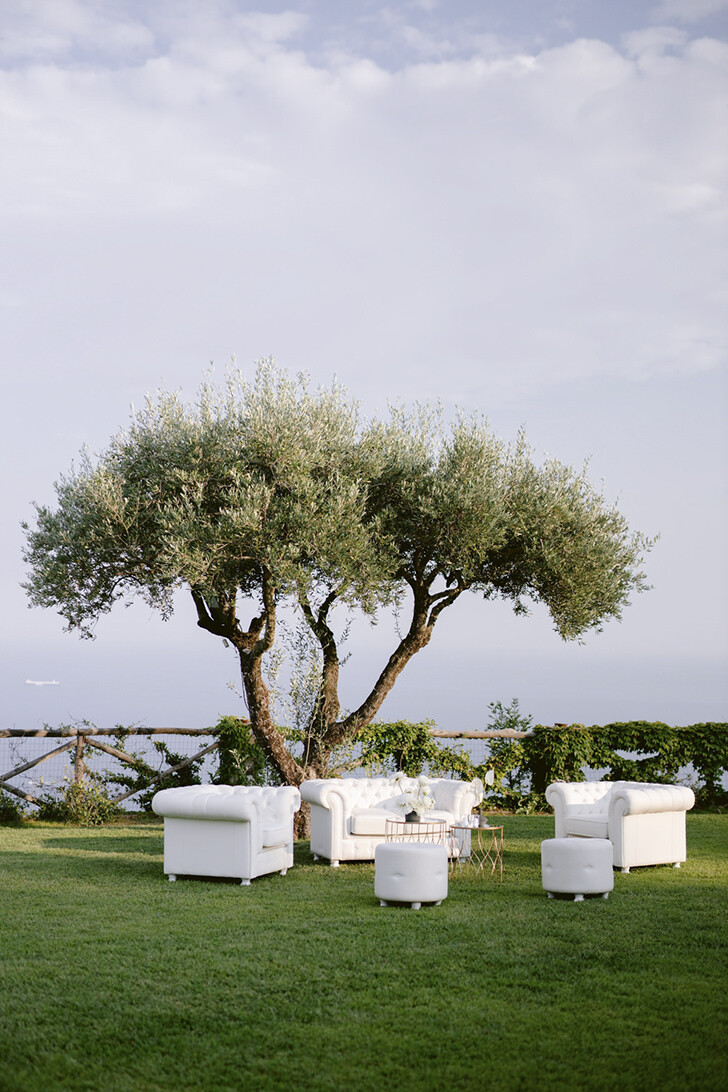 White sofas for wedding cocktail in Ravello