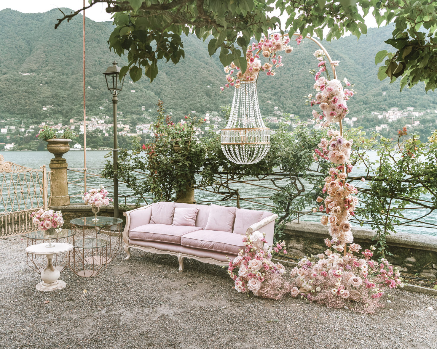Wedding cocktail in a garden on Lake Como