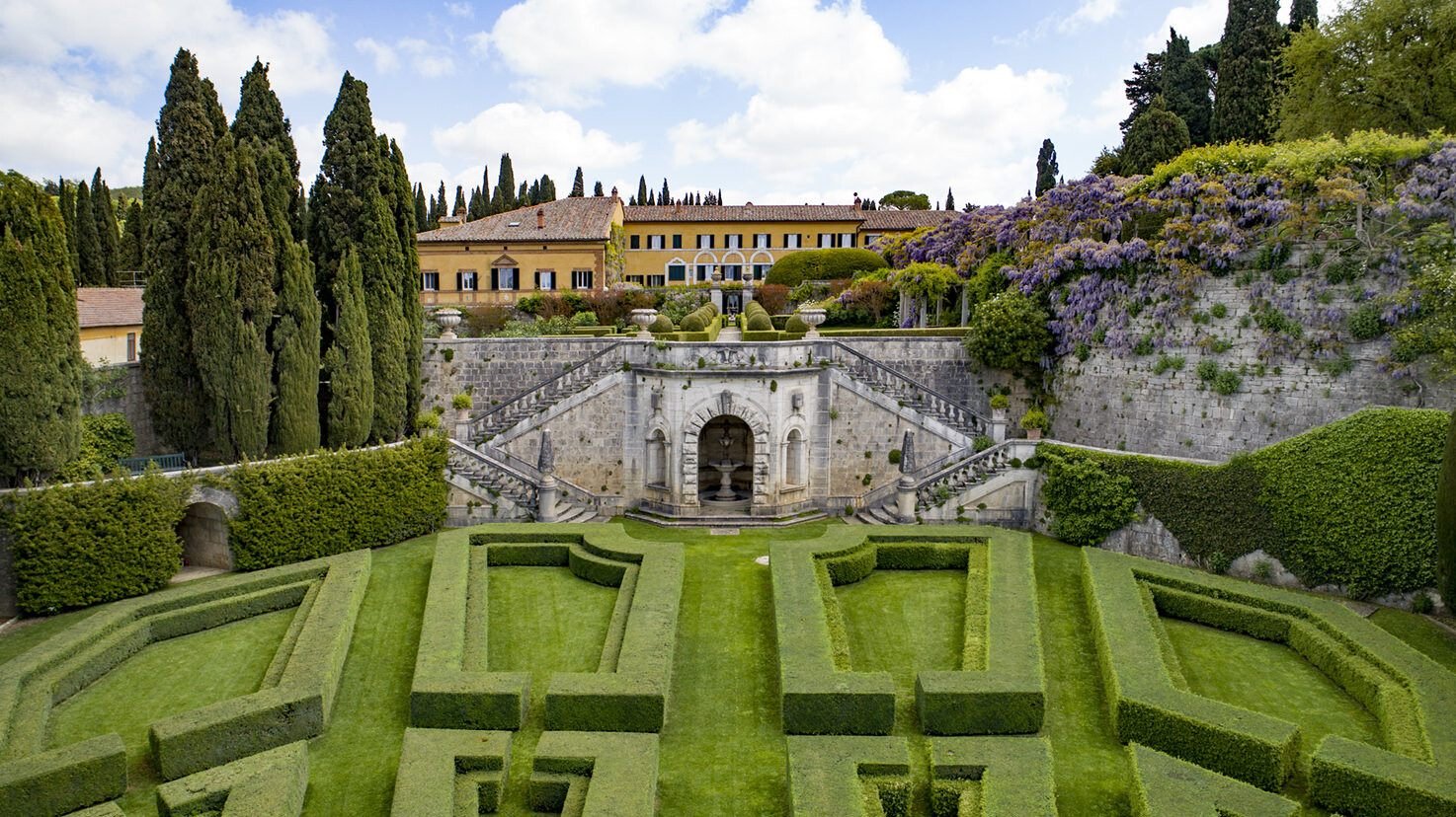 Façade and gardens of Villa La Foce