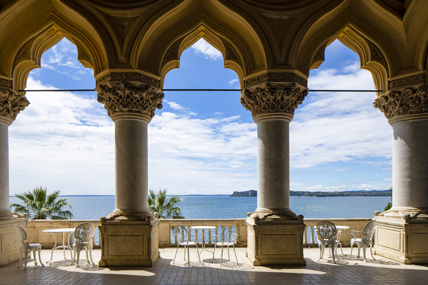 Loggia with lake view at Isola del Garda