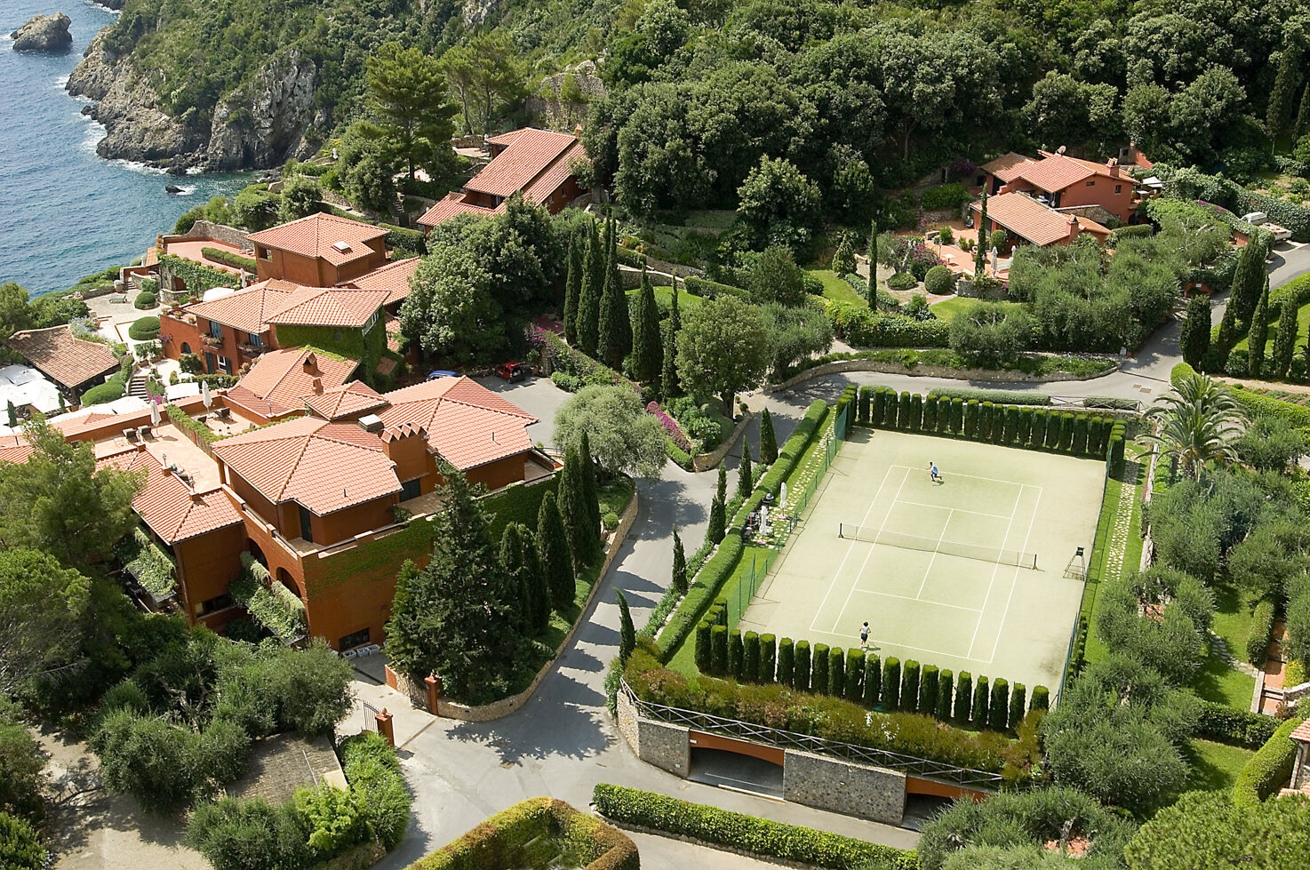 Il Pellicano tennis court