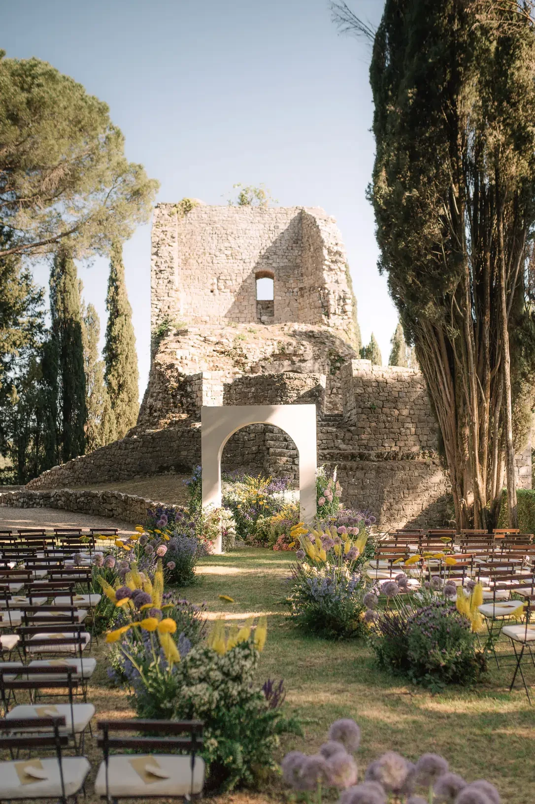 Outdoor wedding ceremony in Tuscany