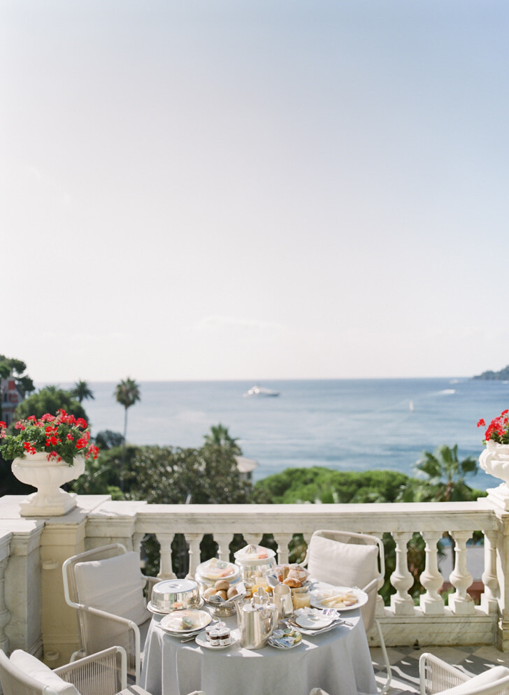 Breakfast with seaview
